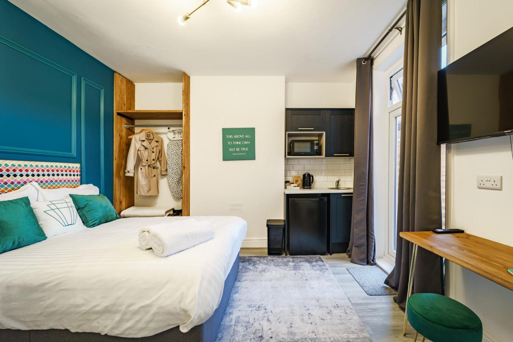 Emerald Stays Uk At The Adelphi Stratford-upon-Avon Room photo