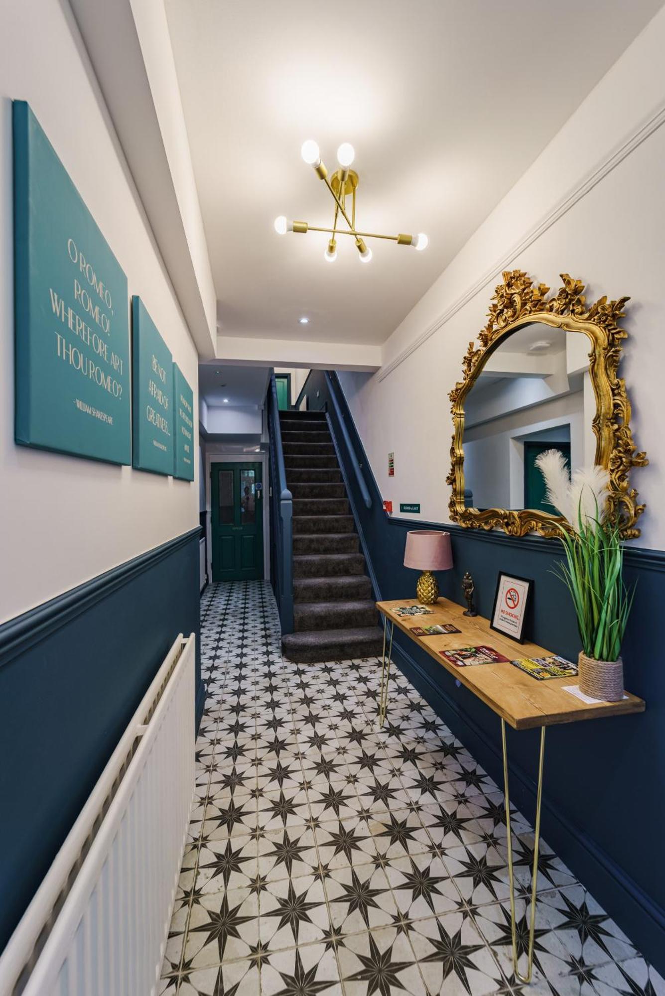 Emerald Stays Uk At The Adelphi Stratford-upon-Avon Exterior photo