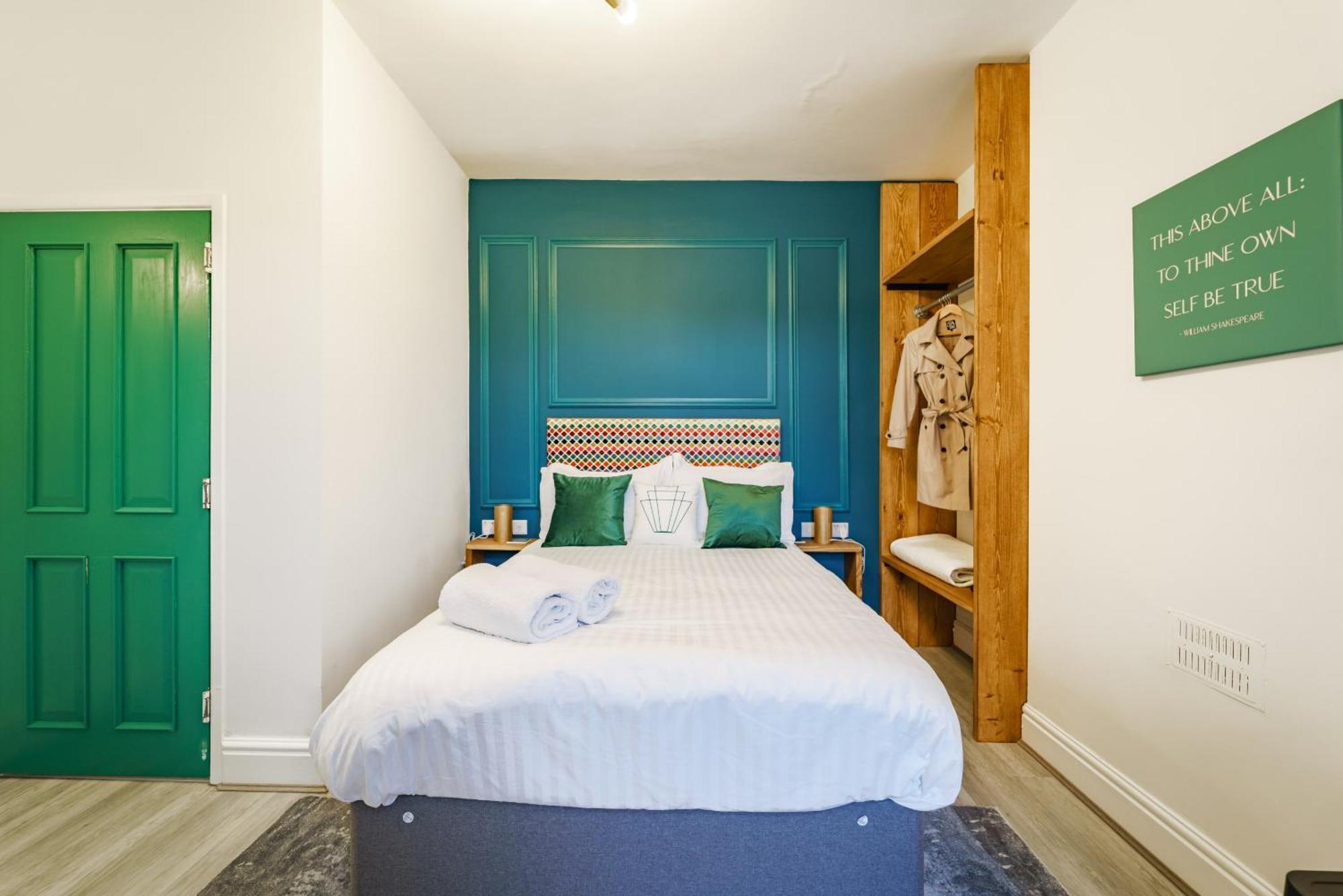Emerald Stays Uk At The Adelphi Stratford-upon-Avon Room photo