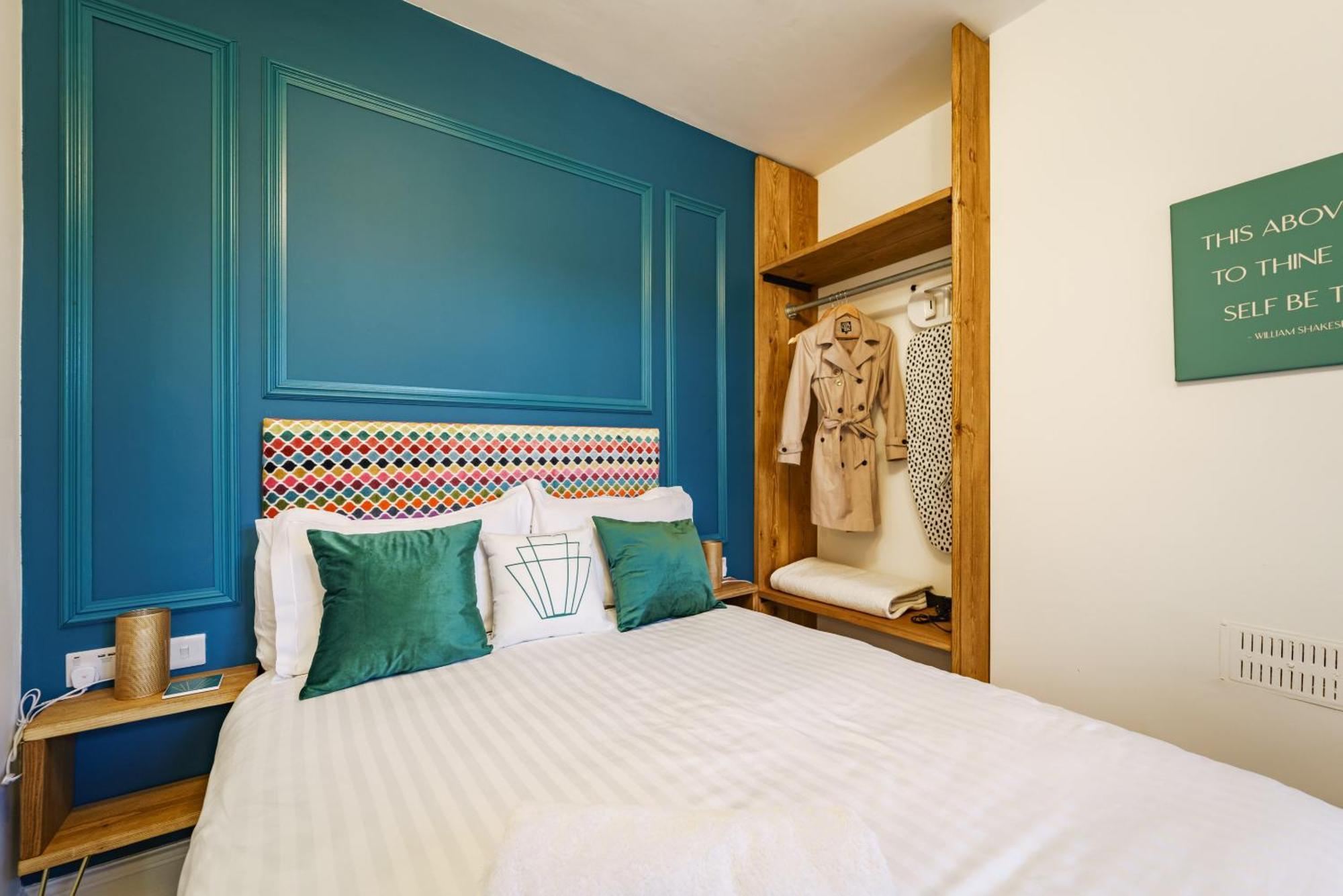 Emerald Stays Uk At The Adelphi Stratford-upon-Avon Room photo