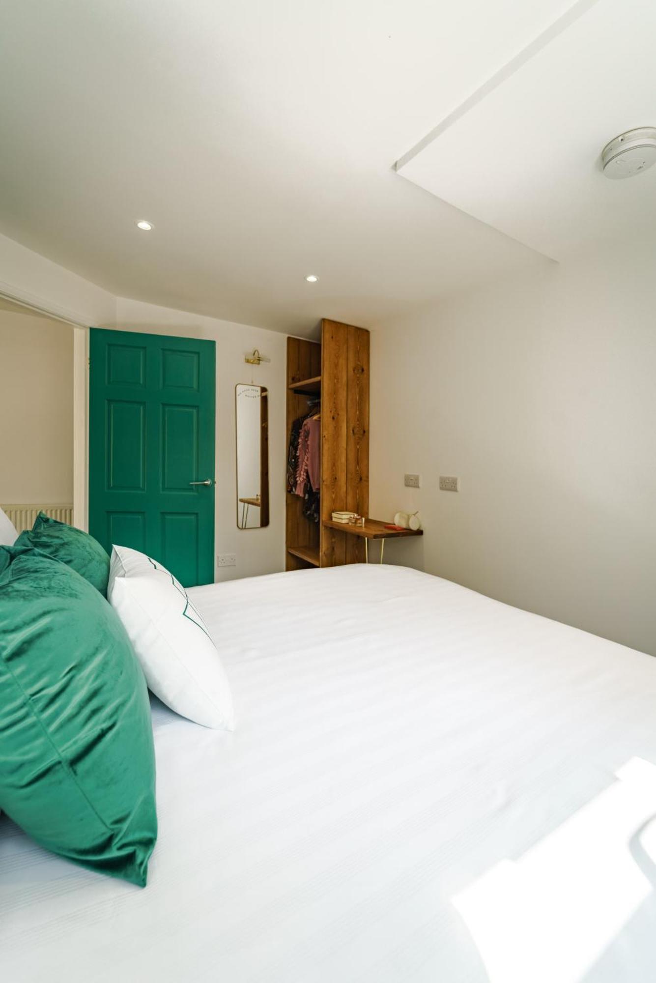 Emerald Stays Uk At The Adelphi Stratford-upon-Avon Room photo