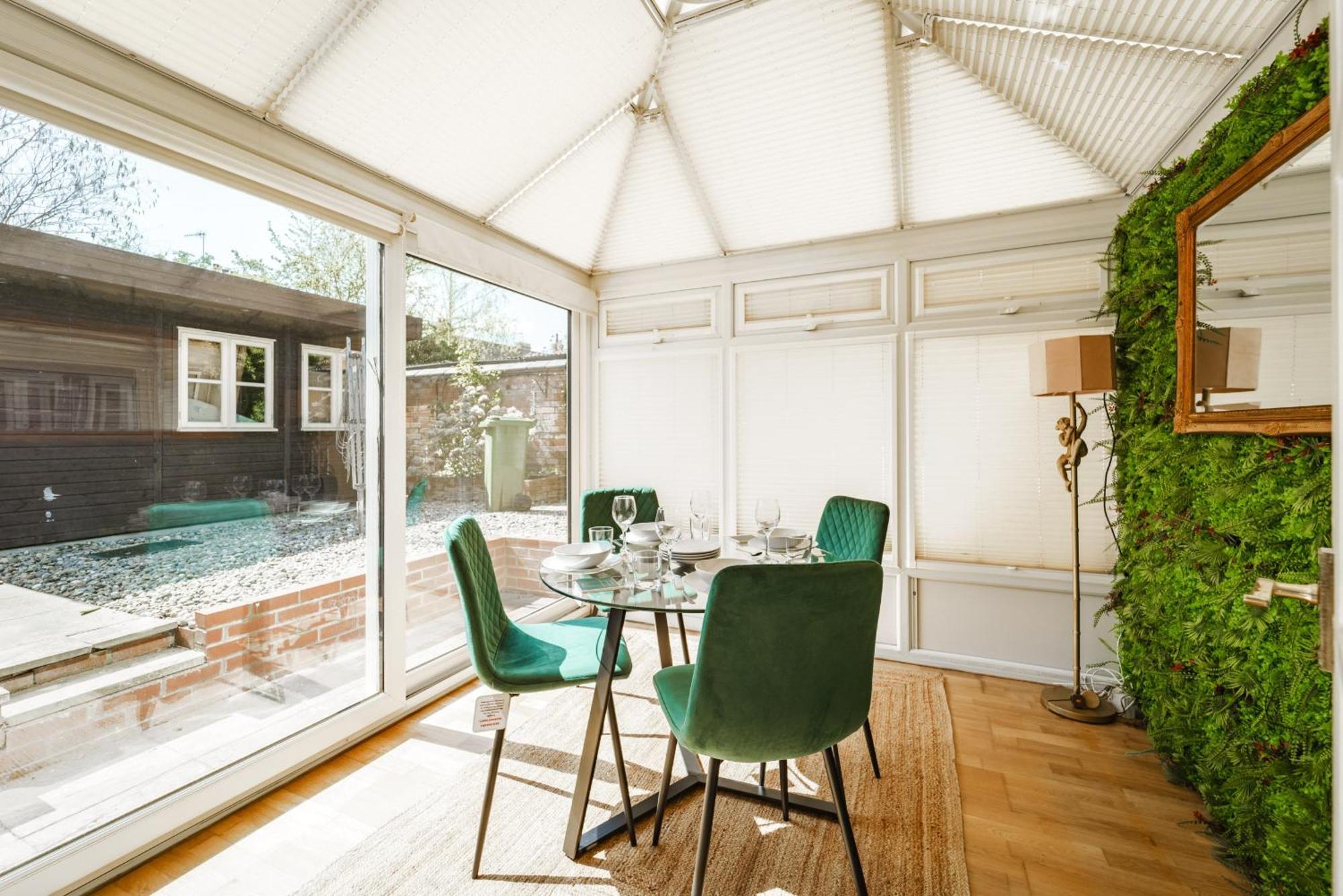 Emerald Stays Uk At The Adelphi Stratford-upon-Avon Exterior photo