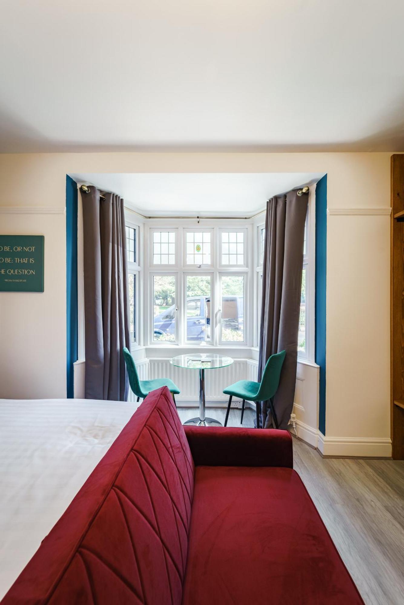 Emerald Stays Uk At The Adelphi Stratford-upon-Avon Room photo