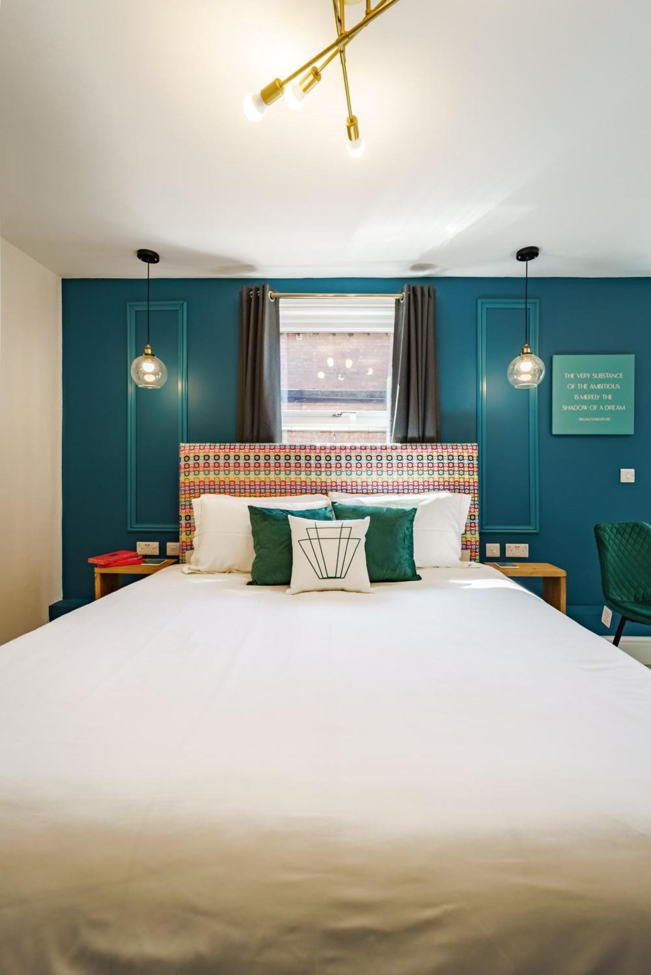 Emerald Stays Uk At The Adelphi Stratford-upon-Avon Room photo