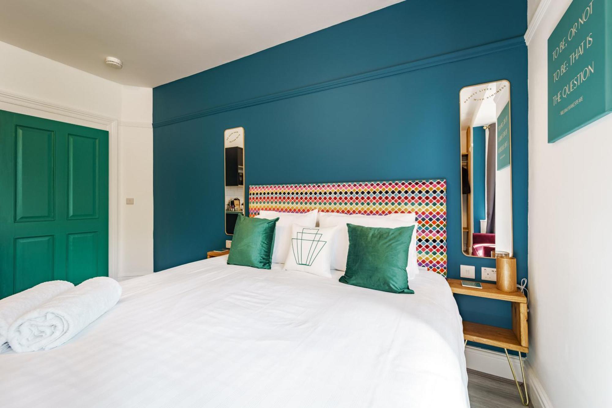 Emerald Stays Uk At The Adelphi Stratford-upon-Avon Room photo