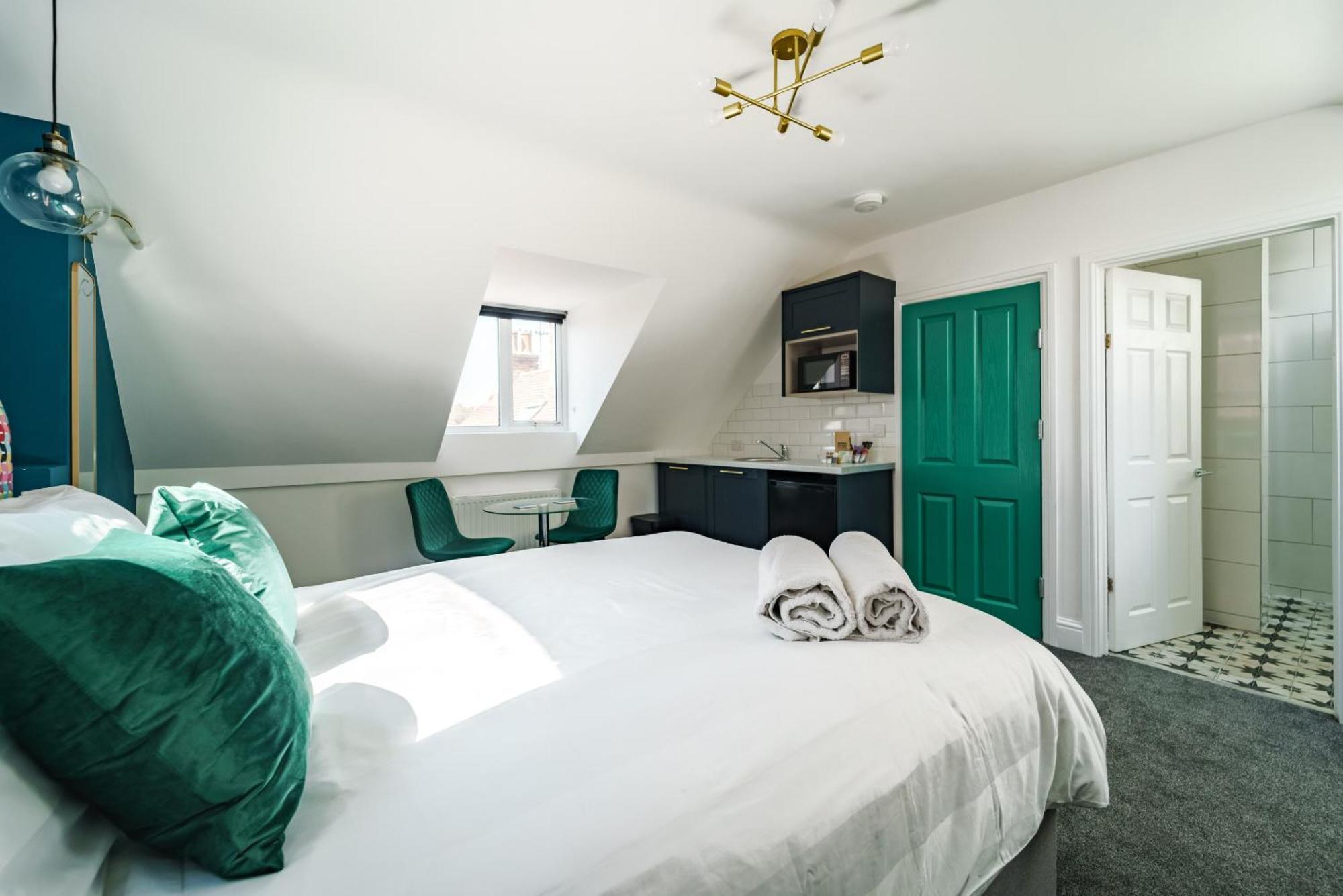 Emerald Stays Uk At The Adelphi Stratford-upon-Avon Room photo